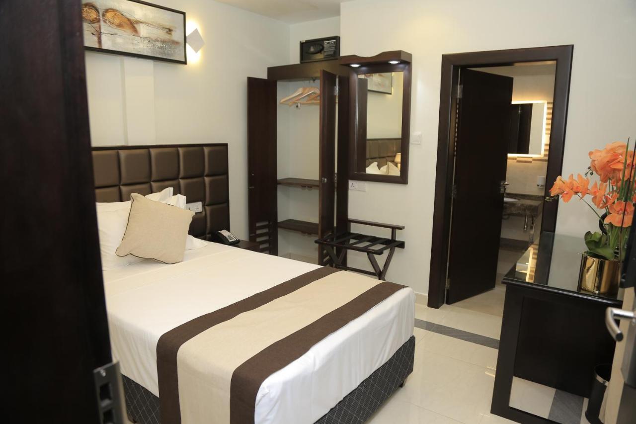 Viveka Hotel Colombo Kalubowila West エクステリア 写真