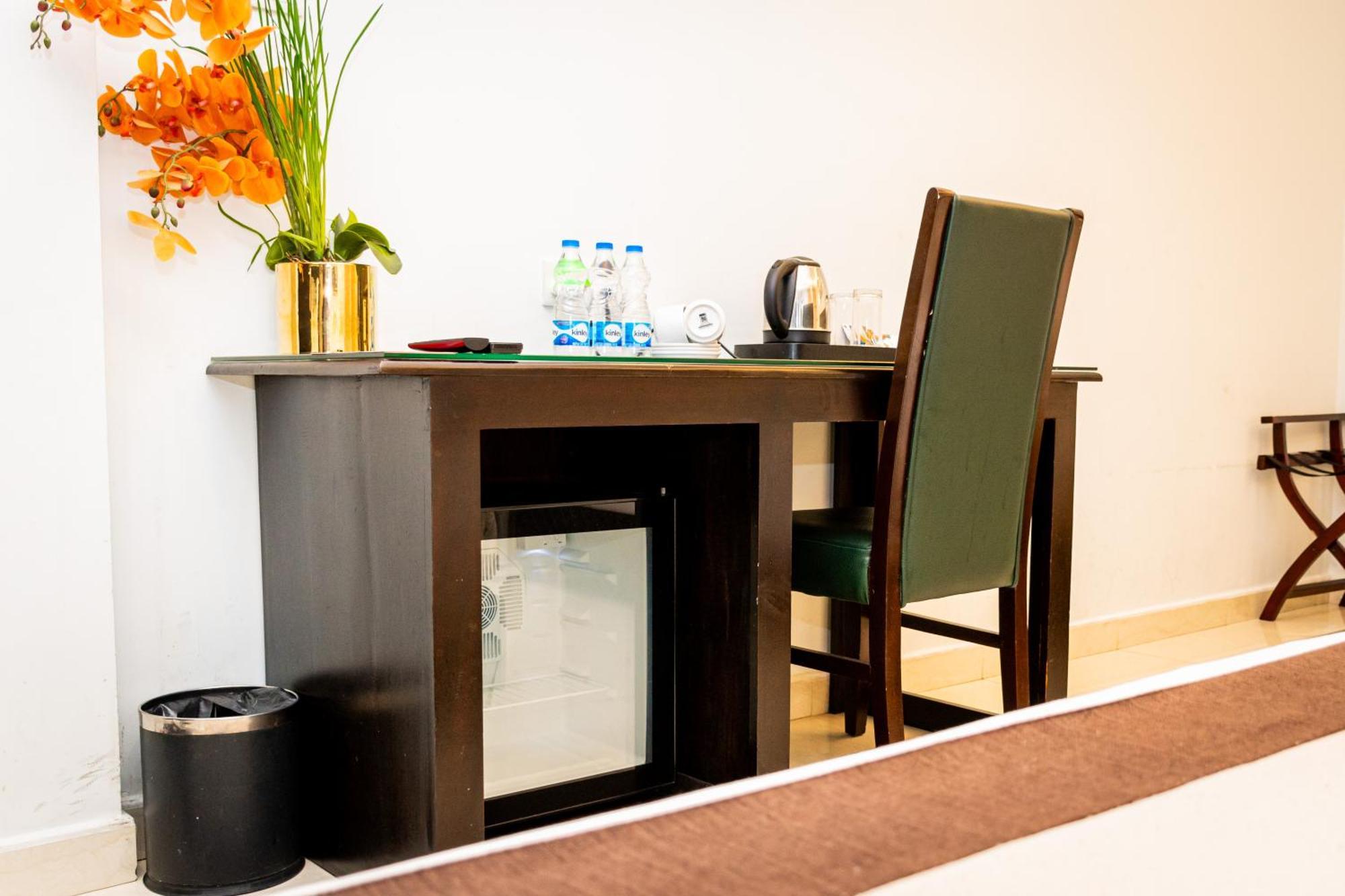 Viveka Hotel Colombo Kalubowila West エクステリア 写真